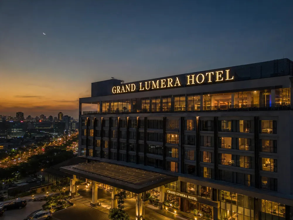 Hotel Işıklı Çatı Tabelası