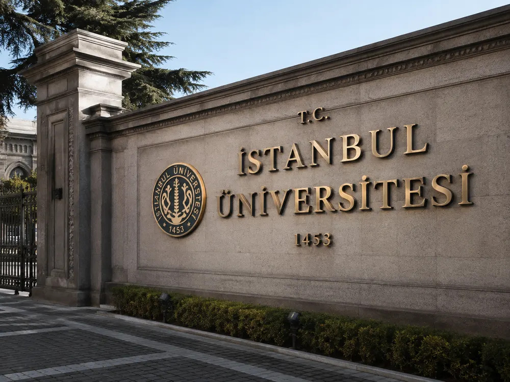 İstanbul Üniversitesi Tabelası